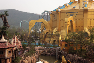 Illustration for article titled Well, the World of Warcraft/StarCraft Theme Park Actually Opened